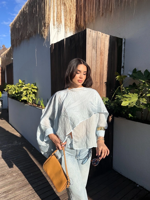 Beyaz Çilek Kumaş Panço Bluz