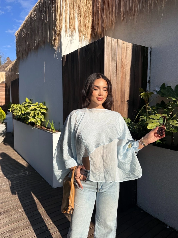 Beyaz Çilek Kumaş Panço Bluz