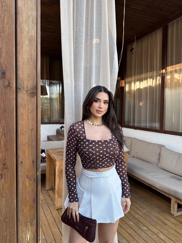 Kahverengi Kare Yaka Puantiyeli Crop