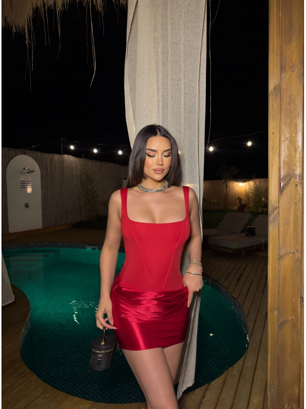 Kırmızı Korseli Saten Elbise