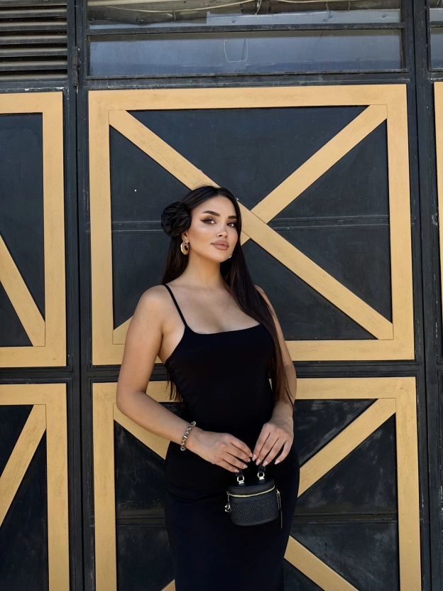 Siyah Ayarlanabilir Askılı Uzun Çan Elbise