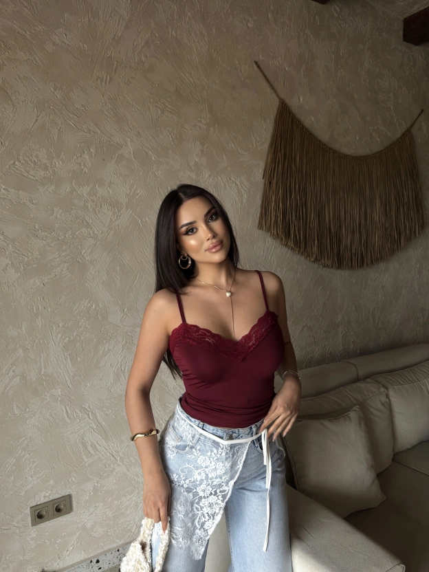 Bordo Askılı V Yaka Dantel Bluz