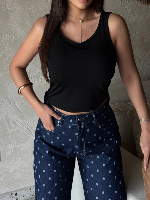 Siyah Bisiklet Yaka Sırt Dantel Crop