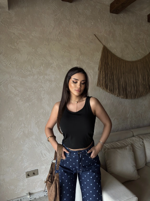 Siyah Bisiklet Yaka Sırt Dantel Crop