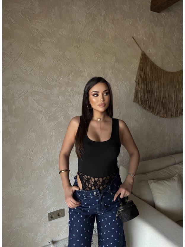 Siyah Kare Yaka Eteği Dantel Bodysuit