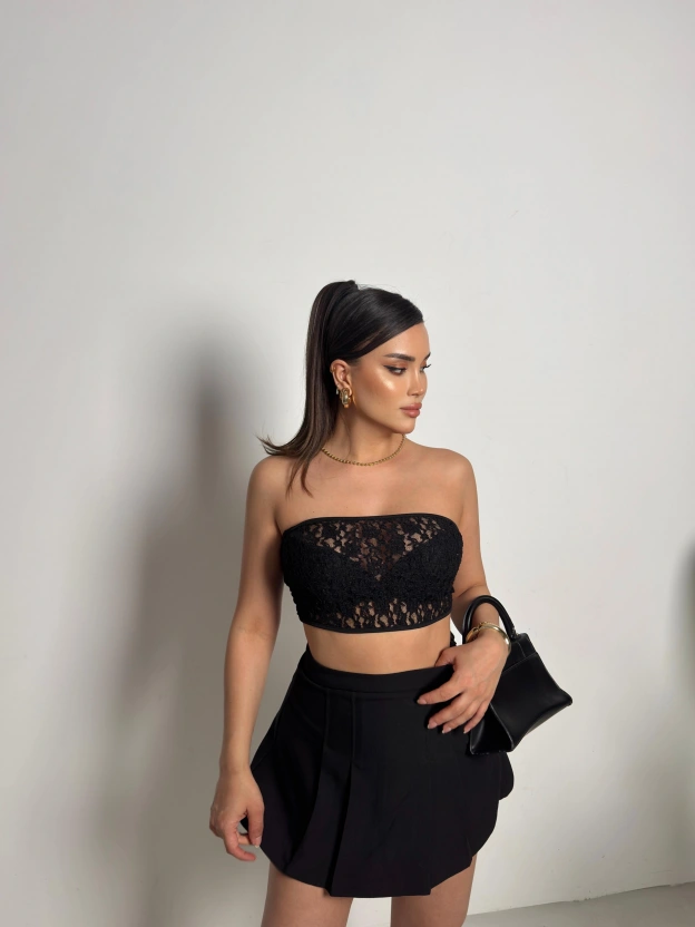 Siyah Kopçalı Straplez Dantel Crop