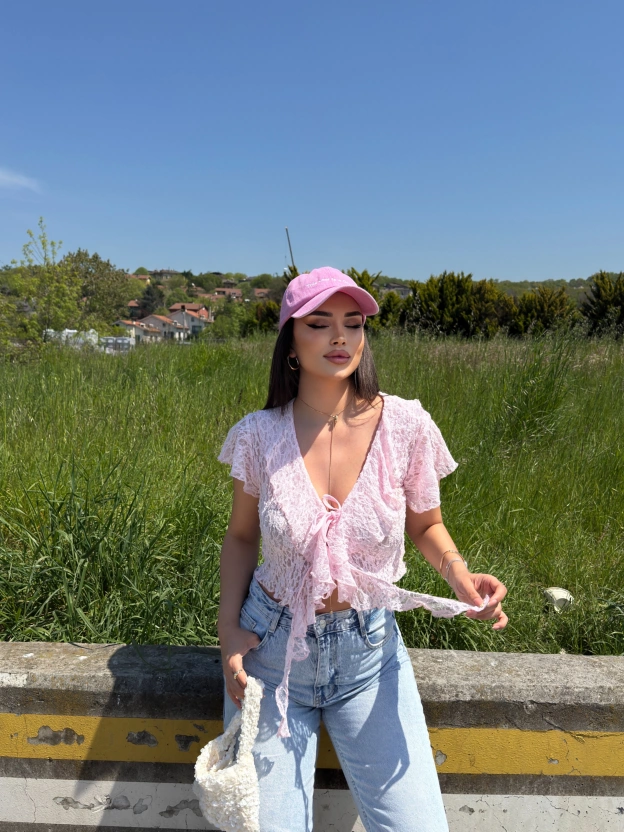 Pembe Önü Fırfırlı Tasarım Crop