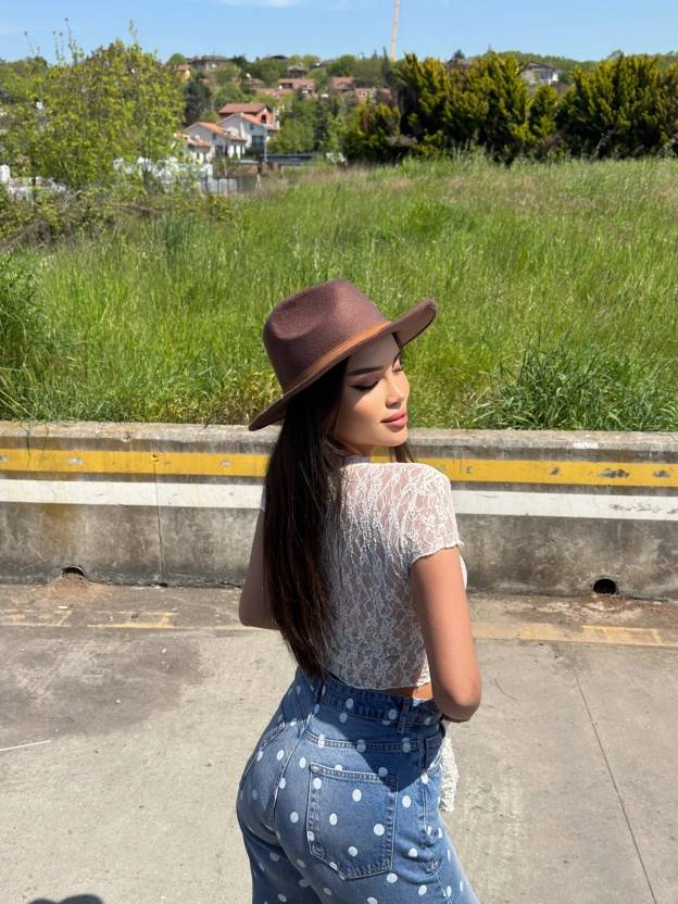 Beyaz Dantel Crop Top