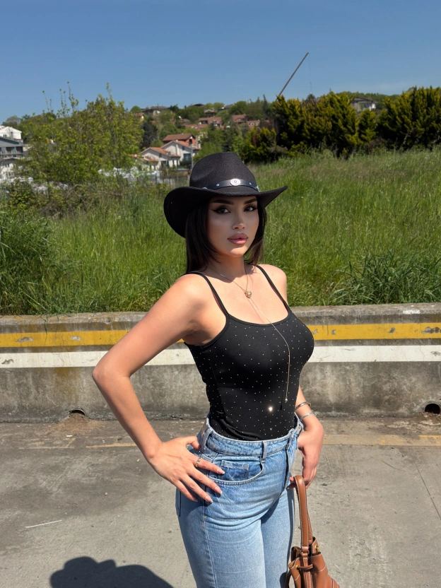 Siyah Taşlı ip Askılı Bodysuit