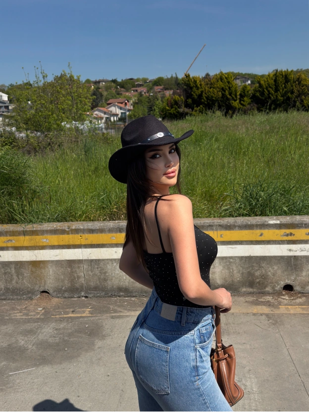Siyah Taşlı ip Askılı Bodysuit