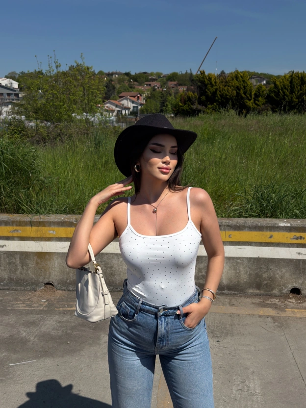 Beyaz Taşlı ip Askılı Bodysuit