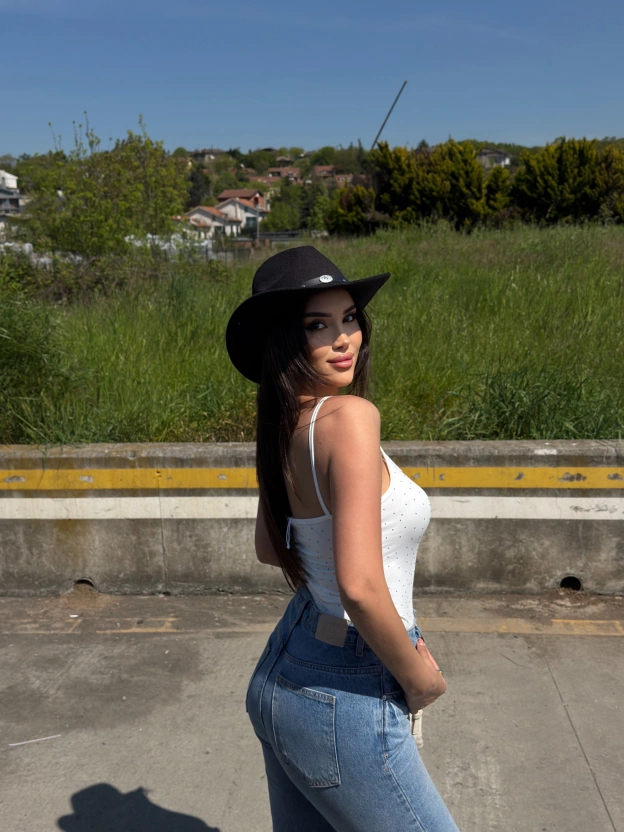 Beyaz Taşlı ip Askılı Bodysuit