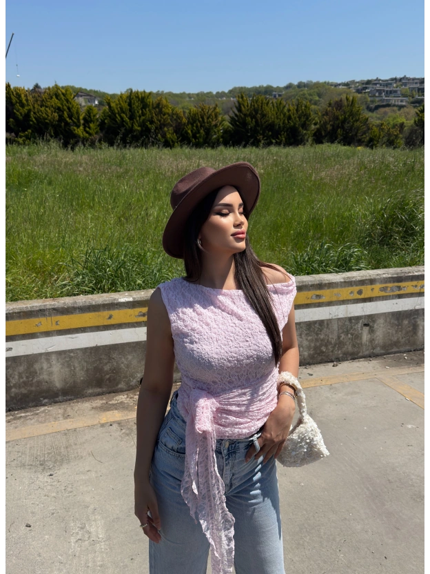 Pembe Kayık Yaka Dantel Astarlı Bluz