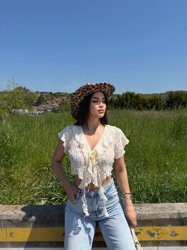 Sarı Önü Fırfırlı Tasarım Crop