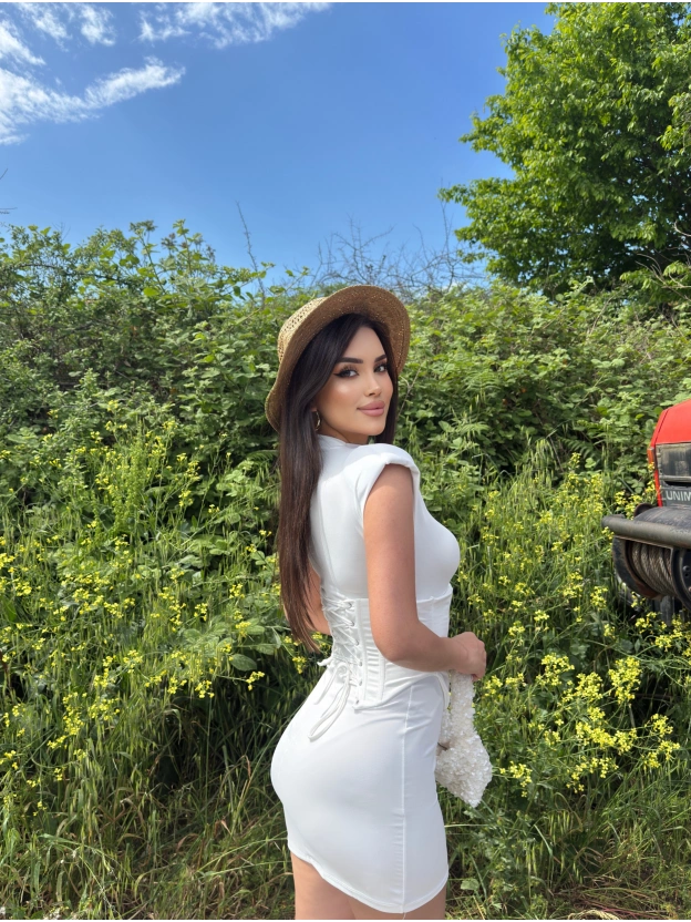 Beyaz Sıfır Kol Korseli Mini Elbise