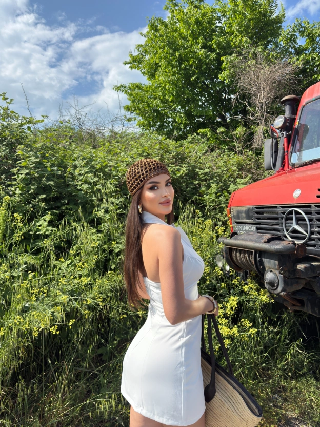 Beyaz Polo Yaka Double Kumaş Mini Elbise