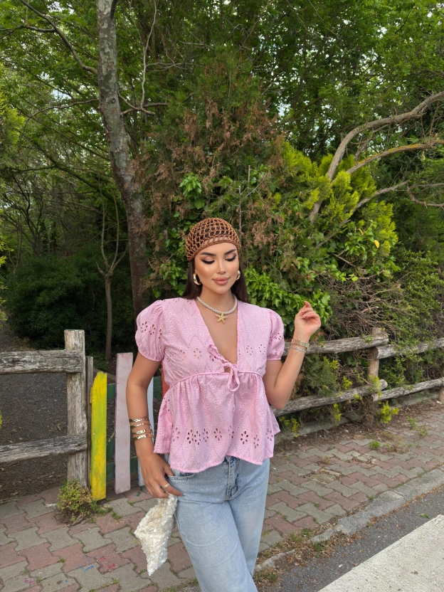 Pembe Bağlamalı Brode Bluz