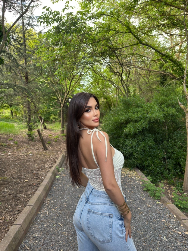 Sarı Güpür Detay Bodysuit