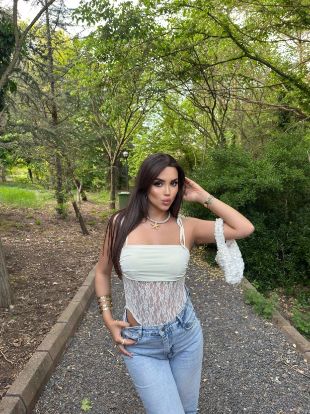 Sarı Güpür Detay Bodysuit