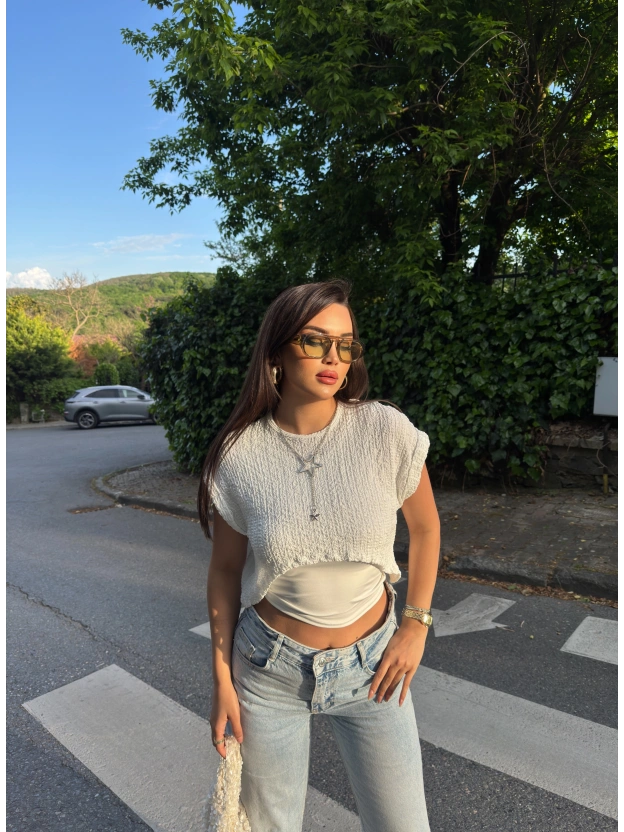 Beyaz Kolyeli Üçlü Bürümcük Crop