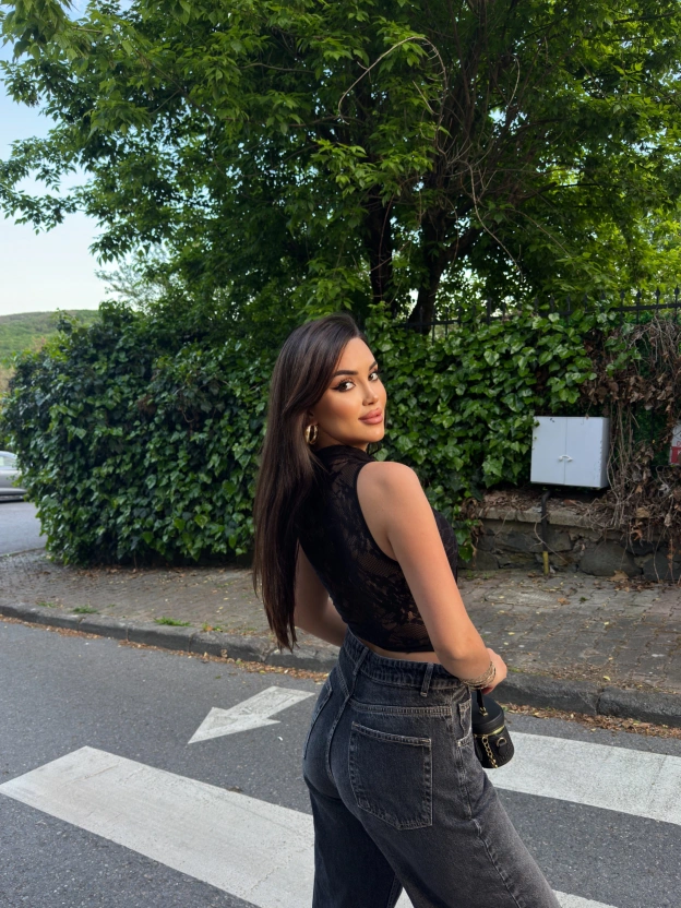 Siyah Güpürlü Boyundan Bağlamalı Korse Crop