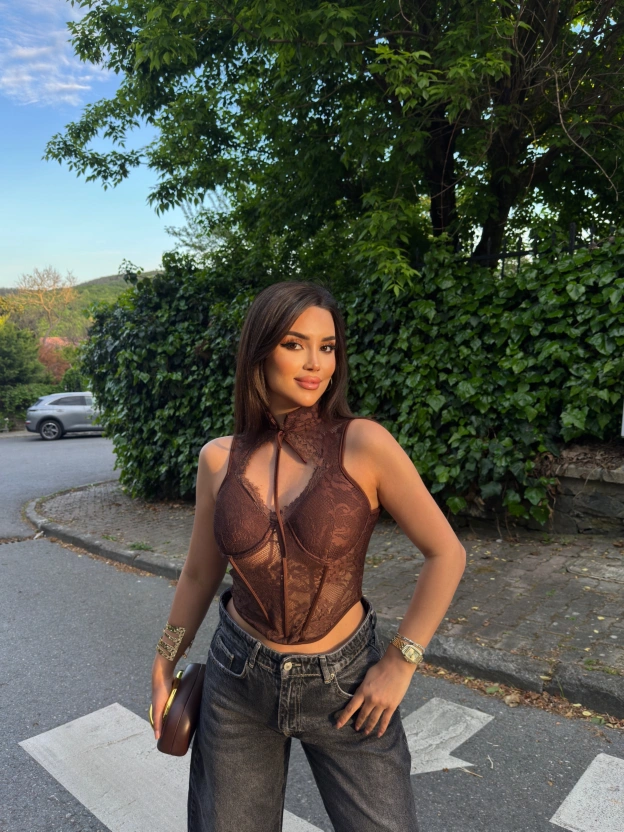 Kahverengi Güpürlü Boyundan Bağlamalı Korse Crop