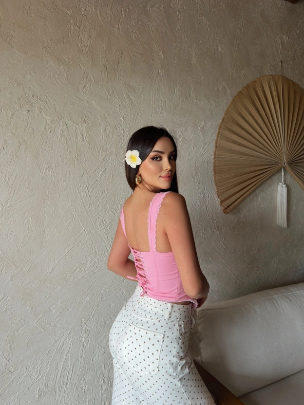 Pembe Sırt Detay Güpür Korse