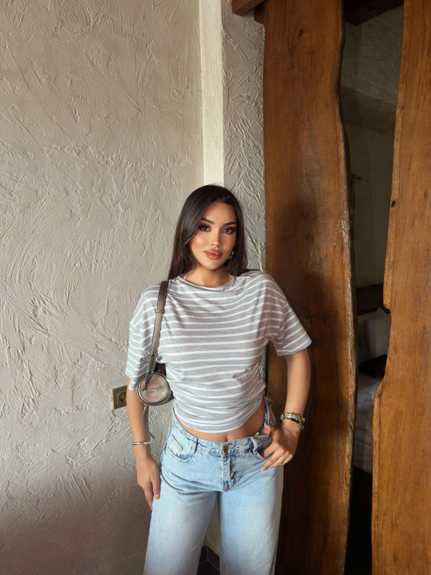 Gri Çizgili Kayık Yaka Basic Crop