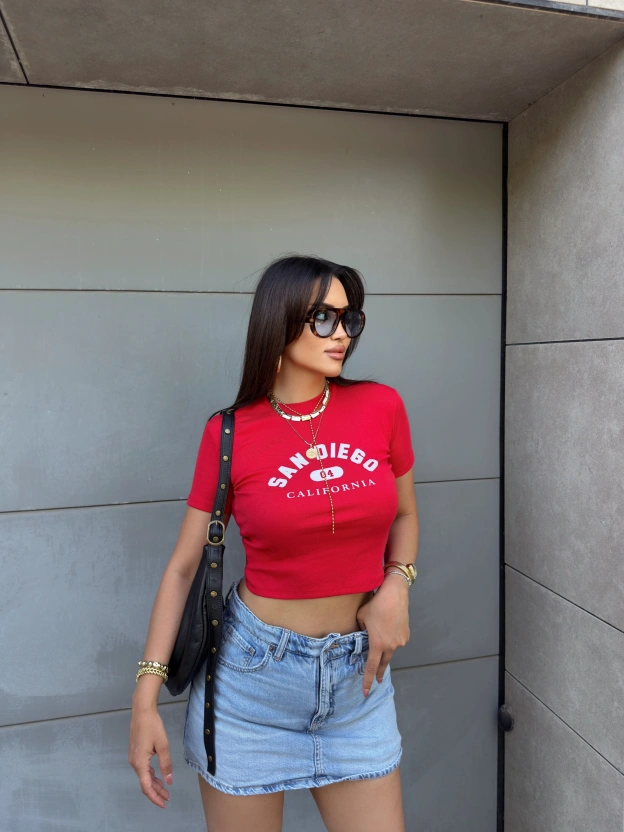 Kırmızı San Diego Baskılı Crop