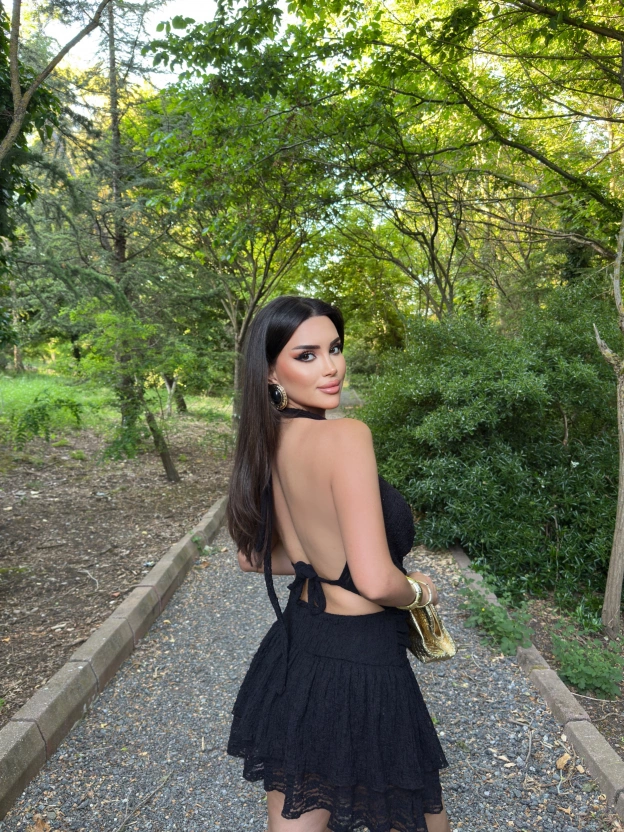 Siyah Dantelli Tokalı Degaje Elbise