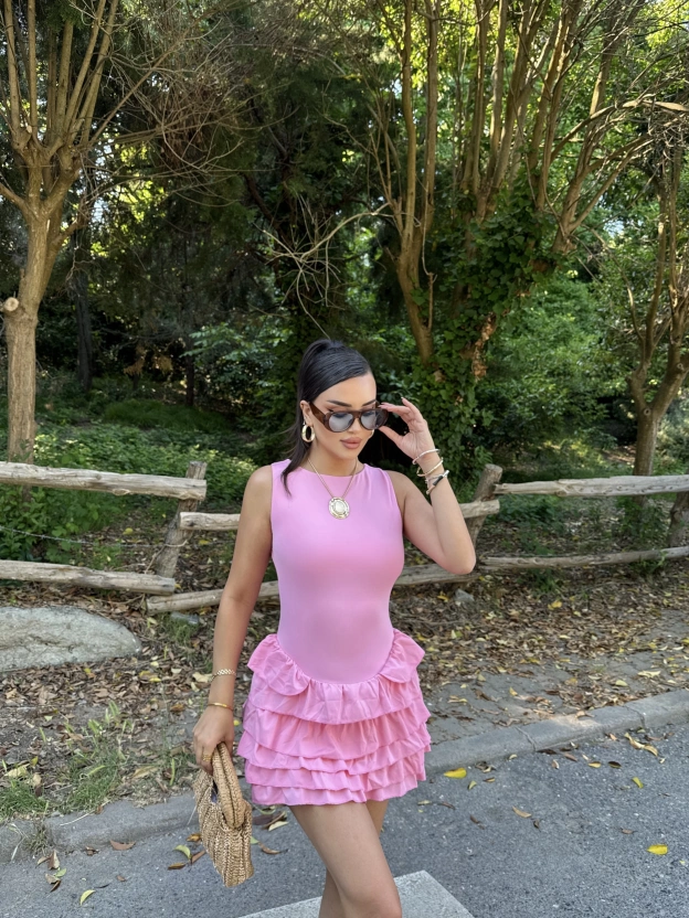 Pembe Kat Kat Fırfırlı Mini Elbise