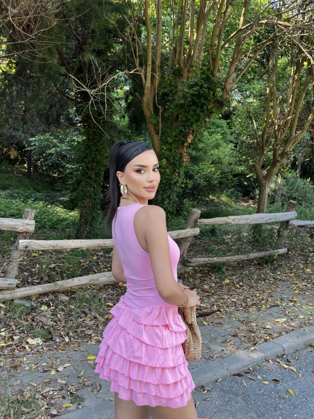 Pembe Kat Kat Fırfırlı Mini Elbise