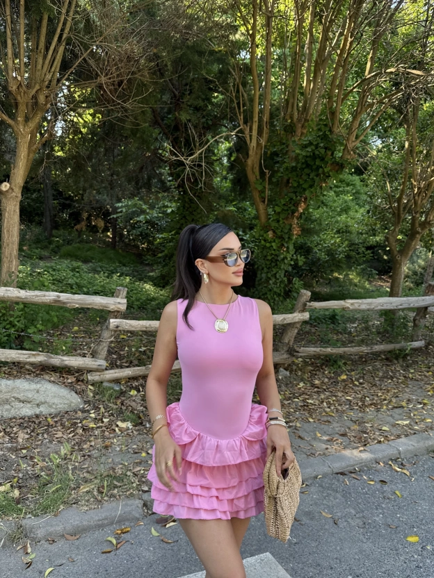 Pembe Kat Kat Fırfırlı Mini Elbise