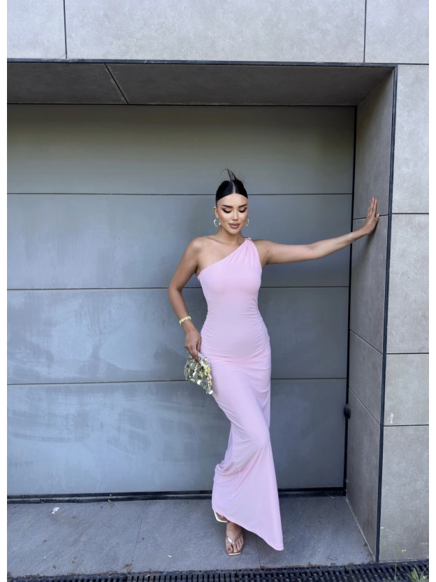 Pembe Toka Detay Drapeli Uzun Elbise