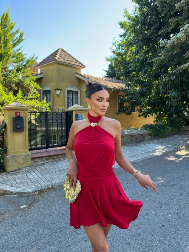 Kırmızı Boyun Tokalı Mini Elbise