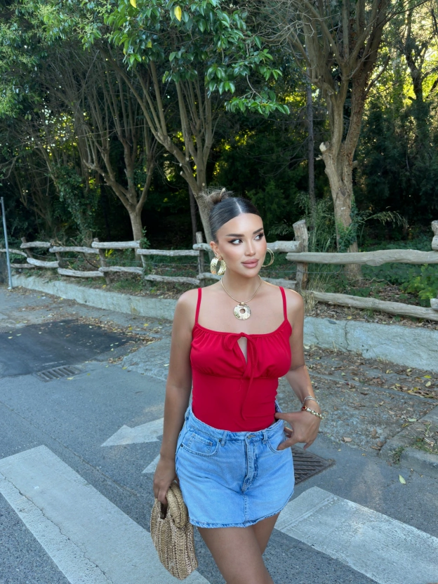 Kırmızı Fiyonk Detay Bodysuit