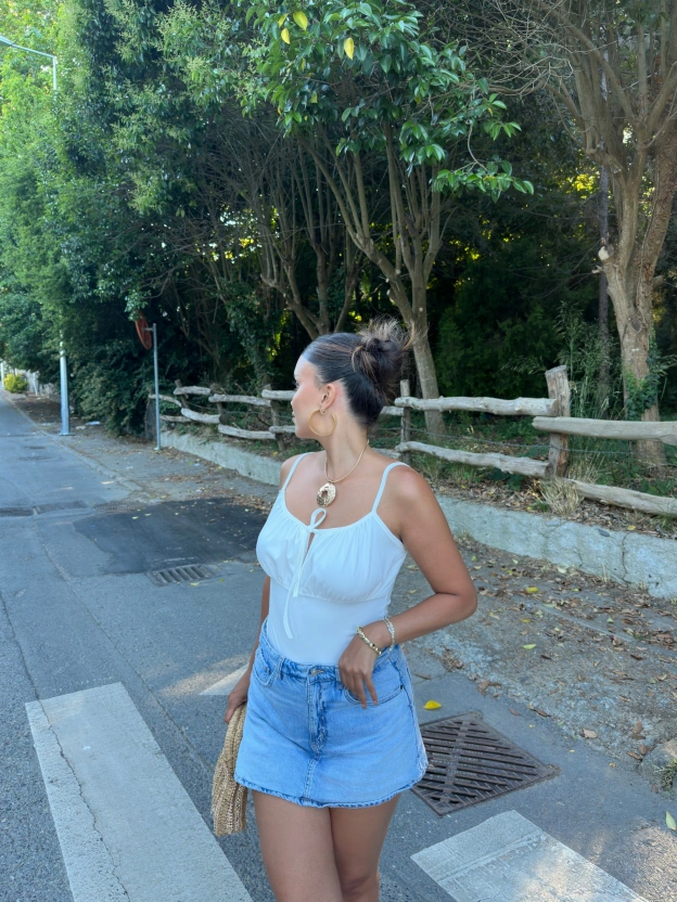 Beyaz Fiyonk Detay Bodysuit