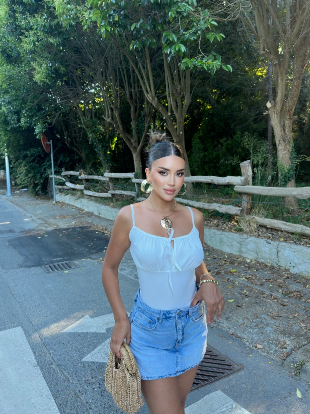 Beyaz Fiyonk Detay Bodysuit