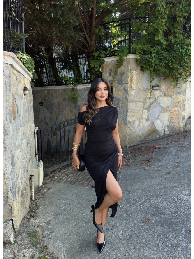 Siyah Madonna Yaka Simli Uzun Elbise