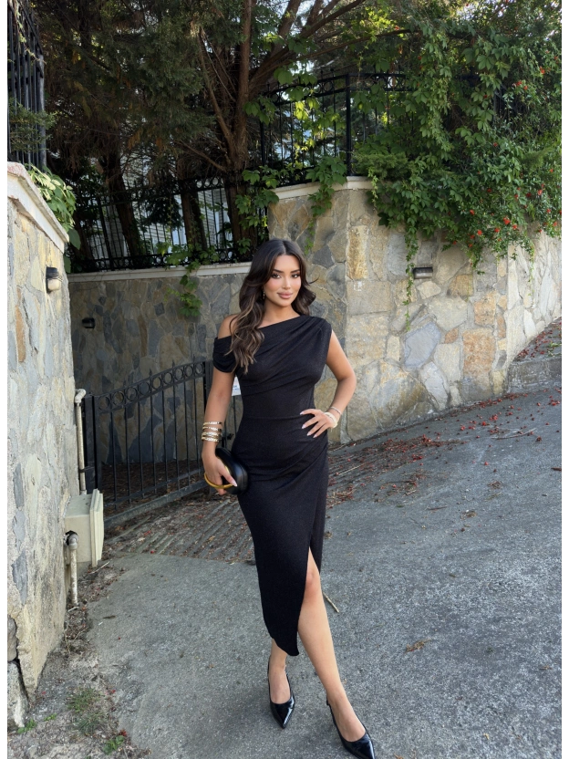 Siyah Madonna Yaka Simli Uzun Elbise