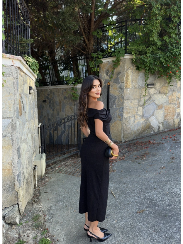 Siyah Madonna Yaka Simli Uzun Elbise