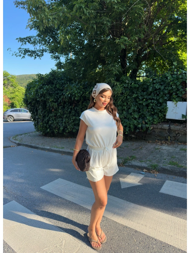 Beyaz Bisiklet Yaka Şort Tulum