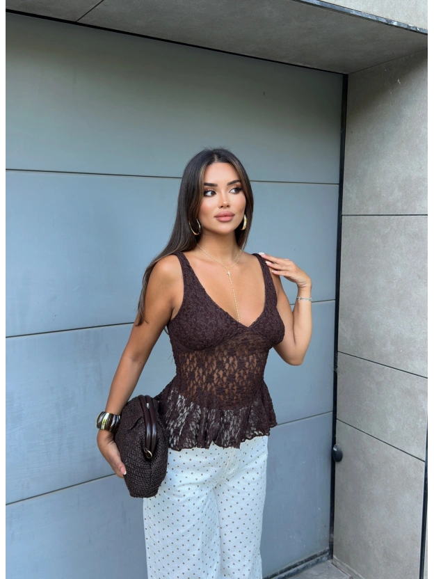 Kahverengi Fırfırlı Güpür Crop