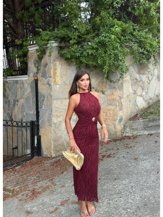 Bordo Halter Yaka Aksesuarlı Güpür Elbise