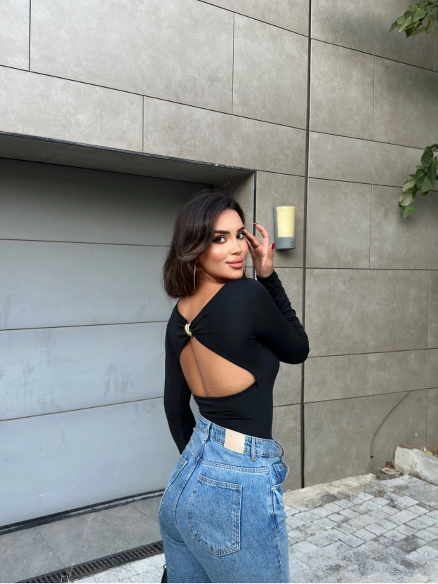 Siyah Toka Detay Bisiklet Yaka Bodysuit