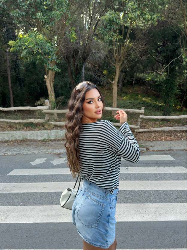 Siyah Çizgili Kayık Triko