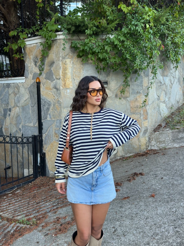 Lacivert Oversize Çizgili Triko