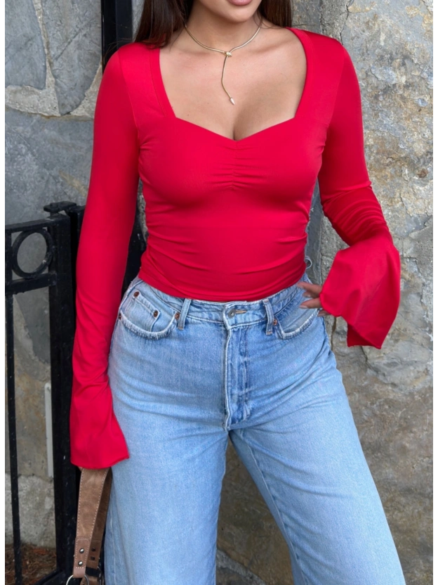 Kırmızı Kalp Yaka Crop