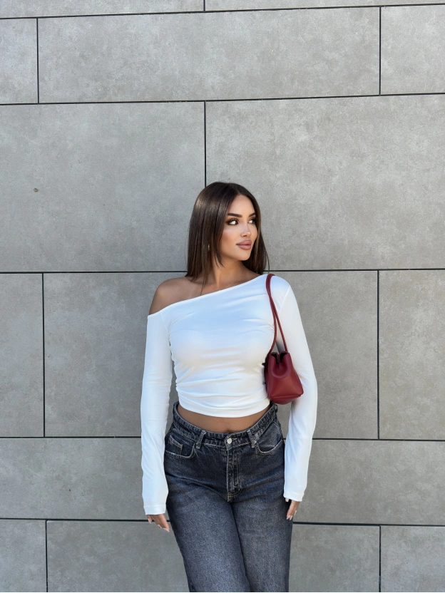 Beyaz Omuz Dekolteli Crop