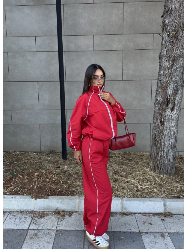 Kırmızı Biye Detay Paraşüt Eşofman Takımı